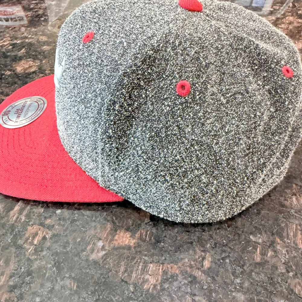 Mitchell & Ness Chicago Bulls Snapback Hat Marl Gray Red NBA Adjustable‎ Cap